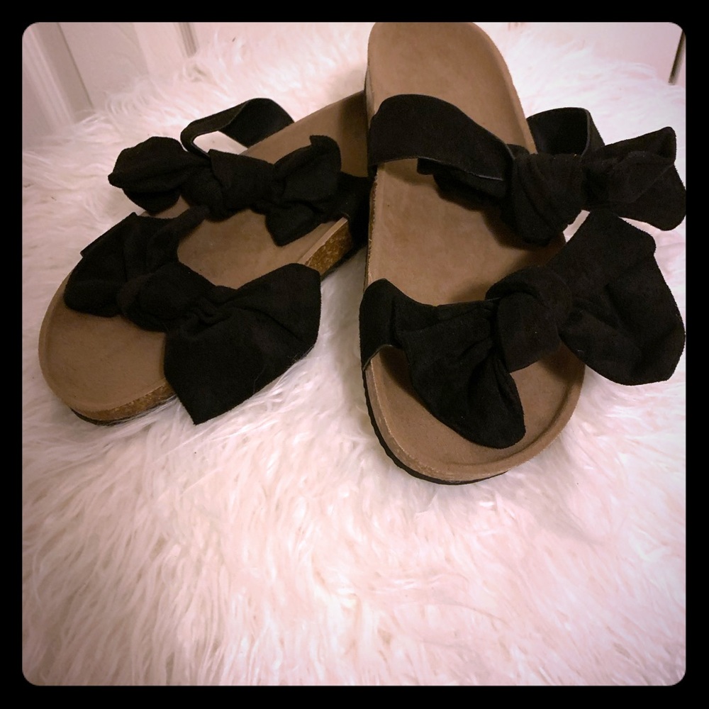 🖤Brand new never worn double strap sandals🖤